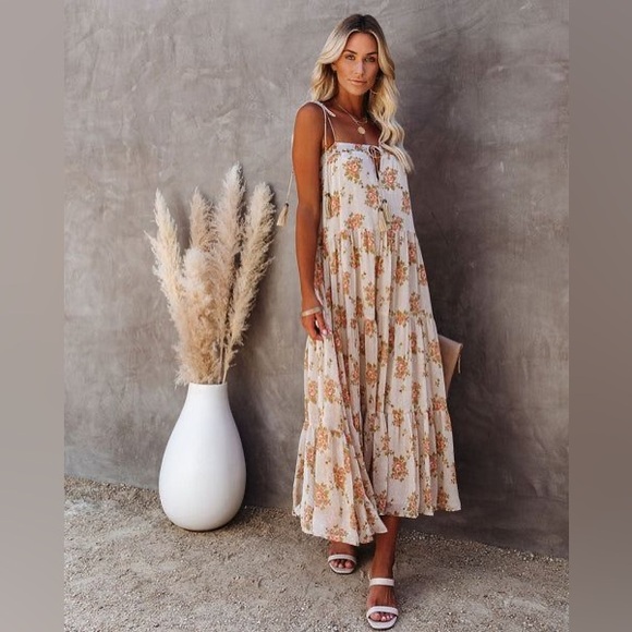 VICI Storia | Floral Tiered Midi W/ Tie Straps - Picture 4 of 5